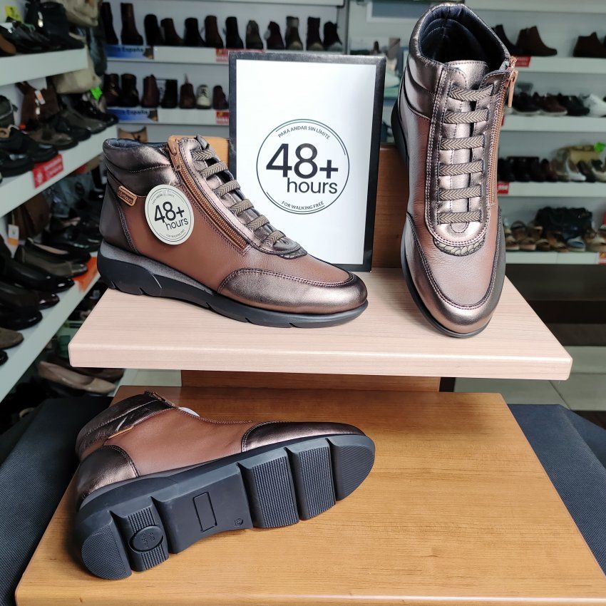 48+Hours 520710 – Botín bajo de piel marrón con cremallera y cordones elásticos | Vicky Zapatos