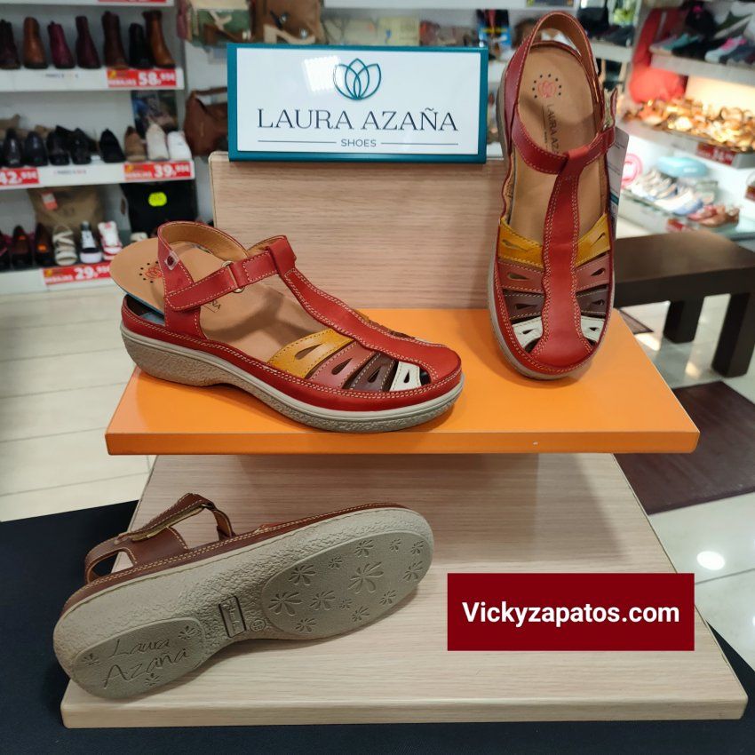 Sandalia Casual con Puntera Cerrada de Piel Troquelada LAURA AZAÑA 11978 Hechas en España Coslada