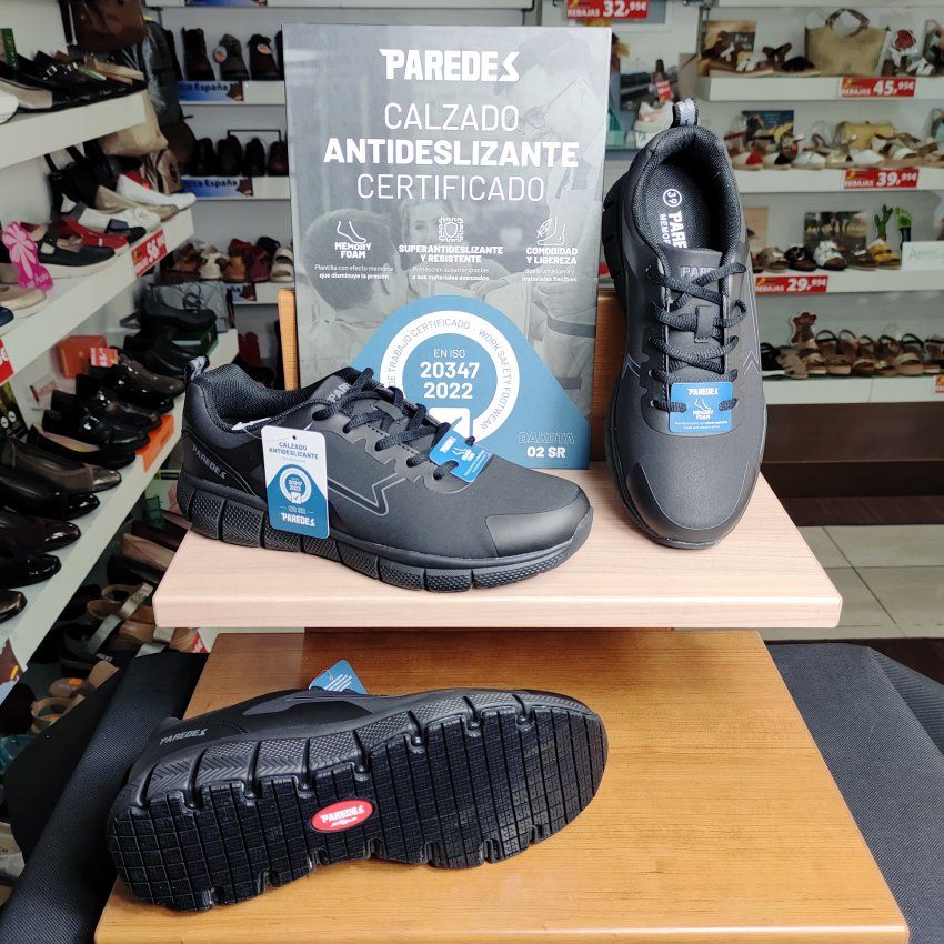 Paredes Dakota OP5145 – Deportivo profesional negro con velcro y suela antideslizante   VICKY Zapatos