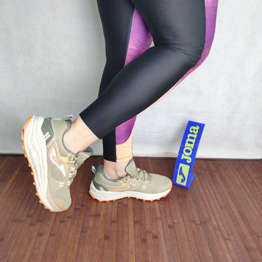 Joma Shock Lady 2612 – Zapatillas trail mujer beige y naranja