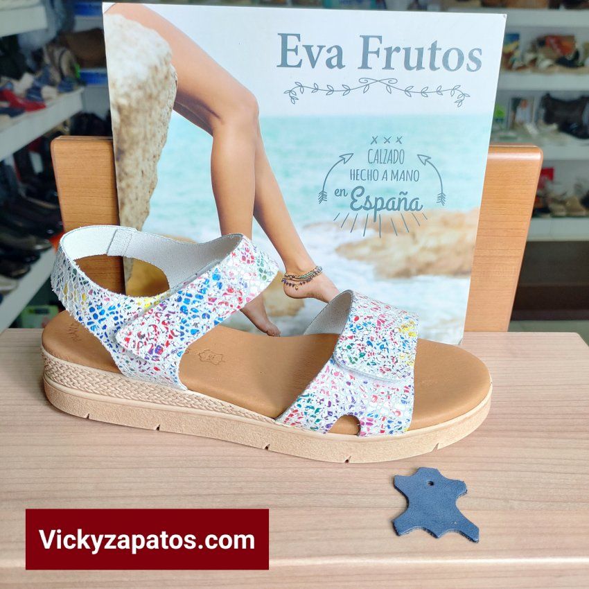 Sandalia en Piel y Planta de Gel Plana EVA FRUTOS E27 Hechas en España