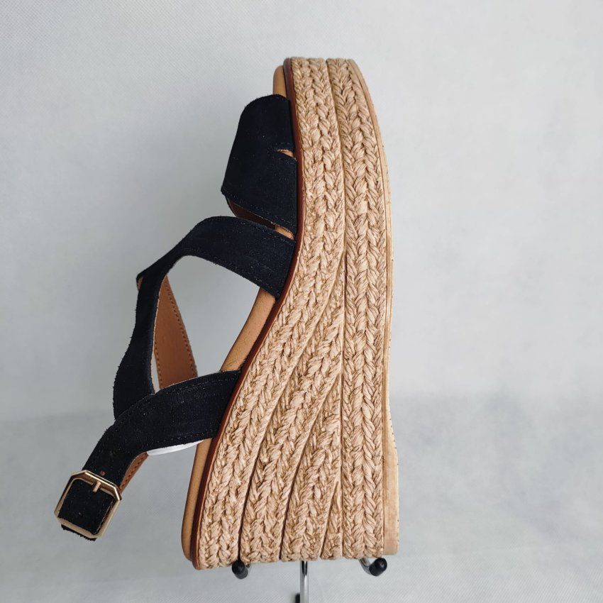 Sandalia en Piel Afelpada EVA FRUTOS 5857 con Cuña Alta y Planta de Gel Hechas en España