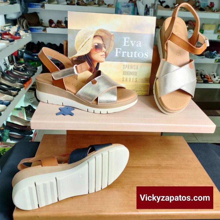 Sandalia en Piel y Planta de Gel EVA FRUTOS E22 Cuña Media Hechas en España