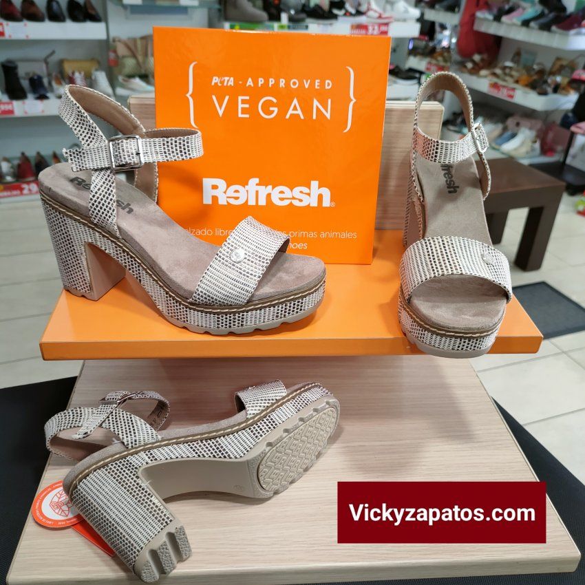 Sandalia Vegana de Rafia Con Tacón REFRESH 170651 Primavera Verano 23 Madrid