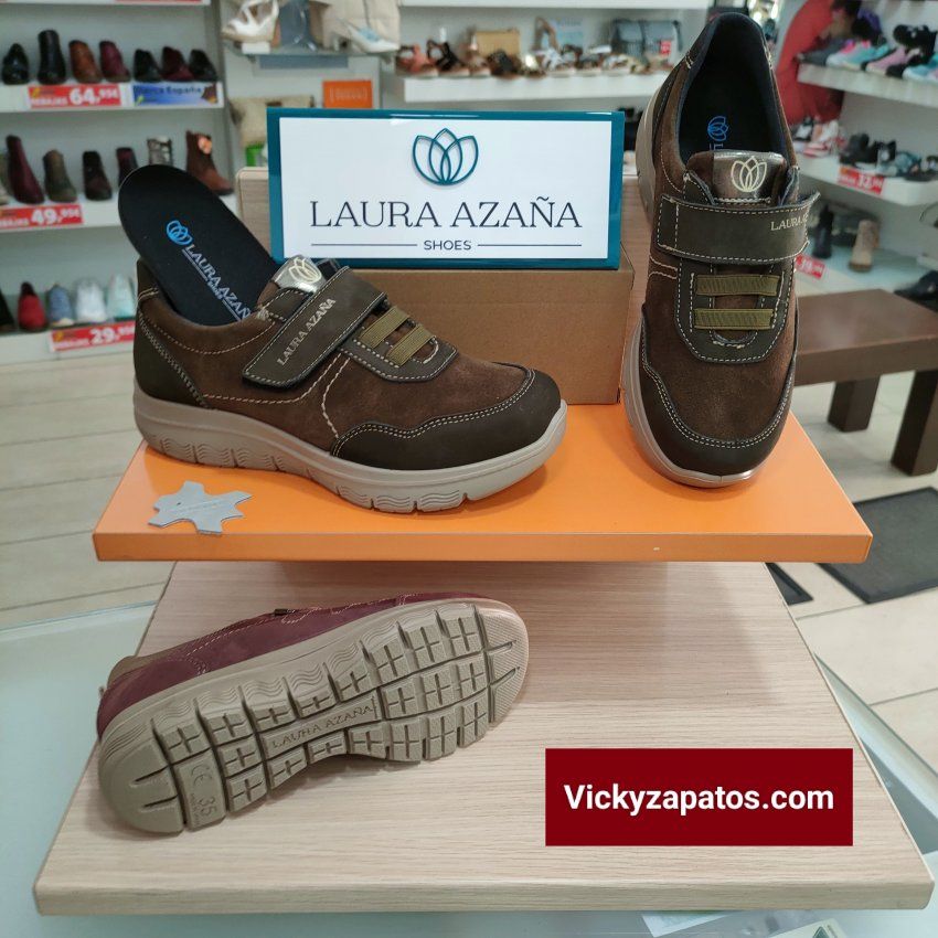 Deportivo Casual Piel de Velcro LAURA AZAÑA 26601 Hechos en España Moda y Confort Otoño Invierno 23 Madrid