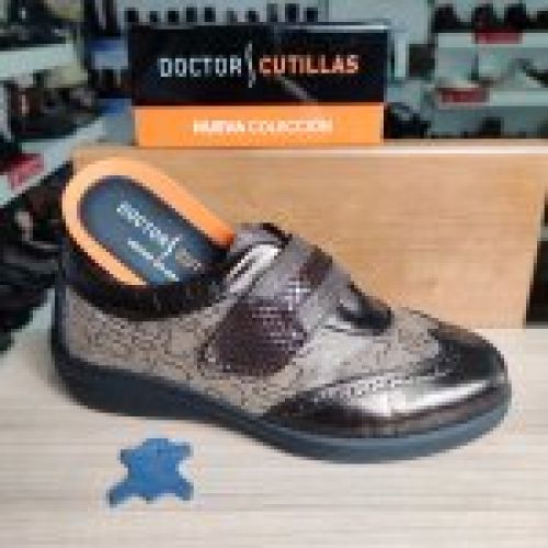 Doctor Cutillas 43531 – Zapato de mujer ancho especial con velcro y plantilla extraíble   VICKY Zapatos