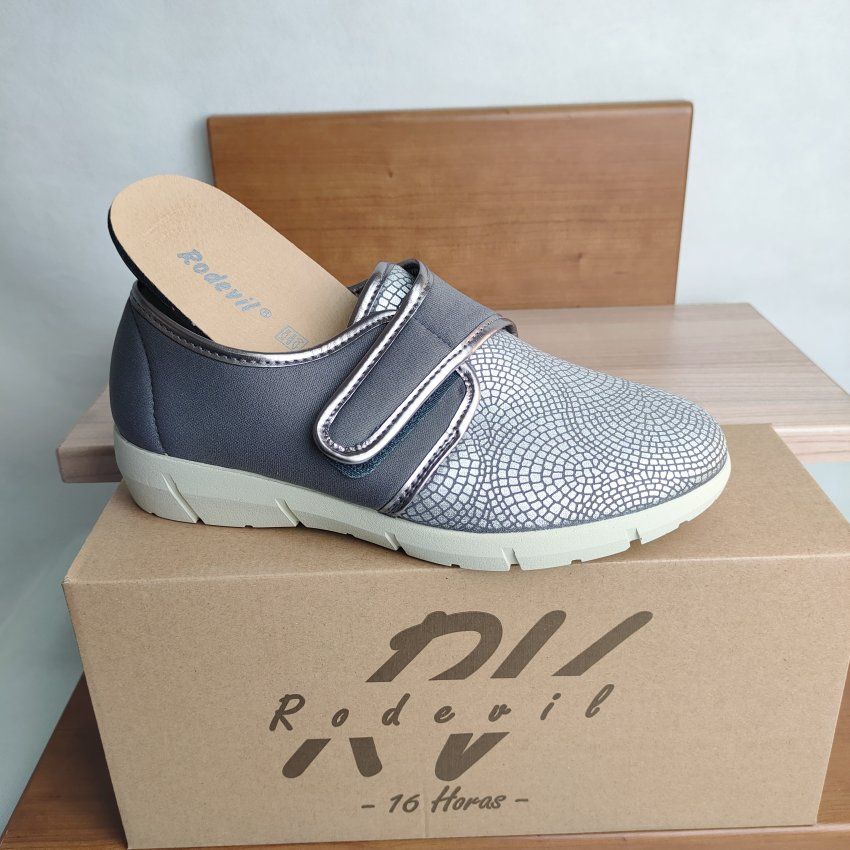 Zapatilla Confort Mujer RODEVIL Licra Plomo con Velcro – Plantilla Extraíble