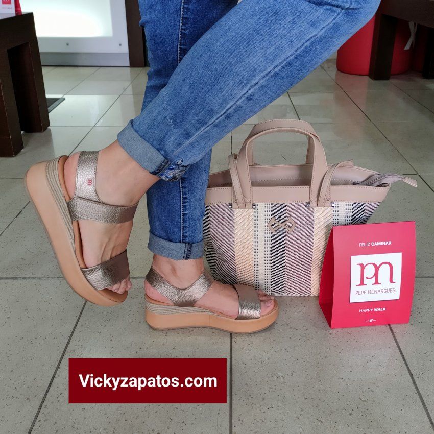 Sandalia en Piel con Cuña de Planta de Gel PEPE MENARGUES 11022 Hechas en España Coslada