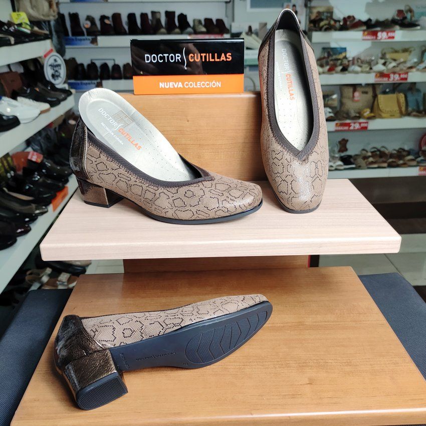 Doctor Cutillas 81762 – Salón de mujer en licra adaptable con plantilla extraíble confort absoluto    VICKY Zapatos