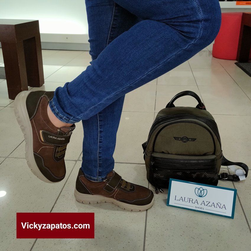 Deportivo Casual Piel de Velcro LAURA AZAÑA 26601 Hechos en España Moda y Confort Otoño Invierno 23 Coslada