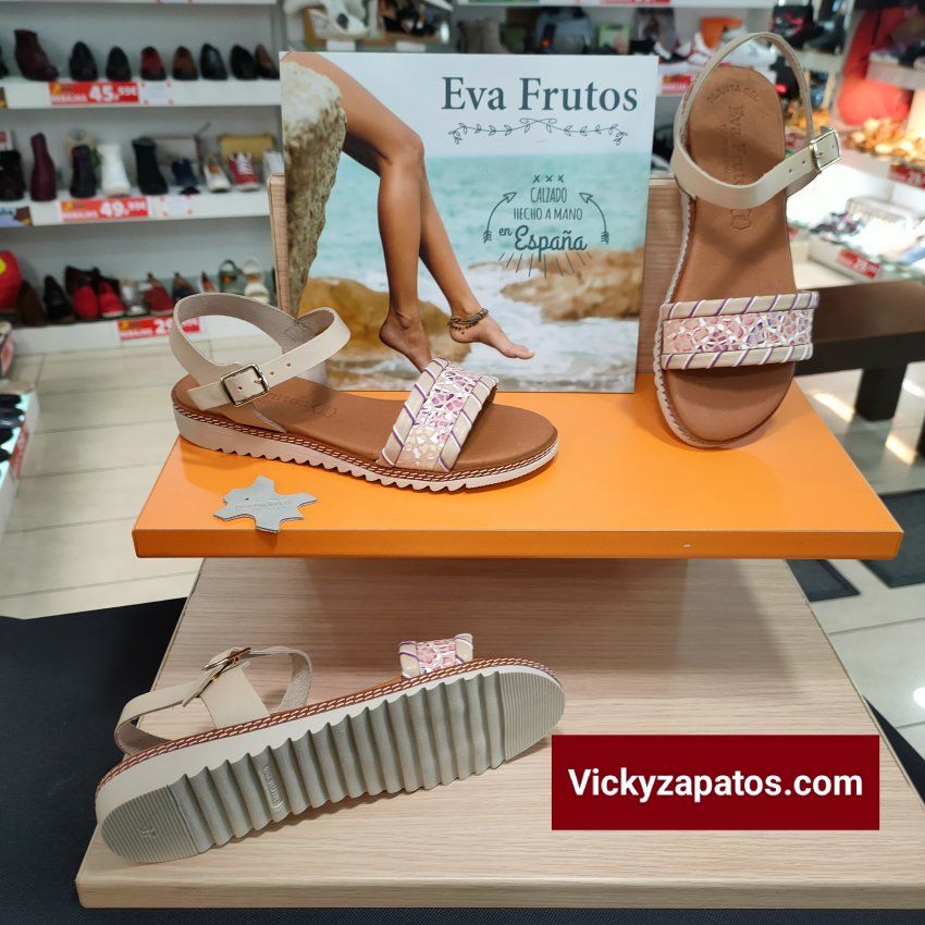 Sandalia en Piel y Planta de Gel Plana EVA FRUTOS E131 Hechas en España Coslada