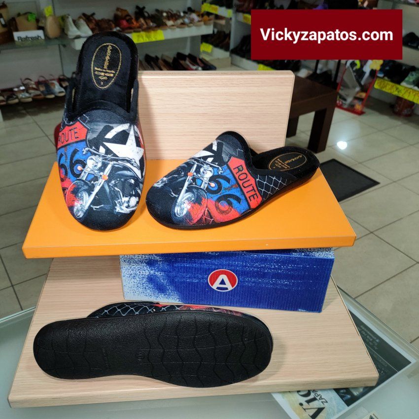 Zapatilla Confort en Zueco con Serigrafia de Motos ALCALDE 10720 Hechas en España