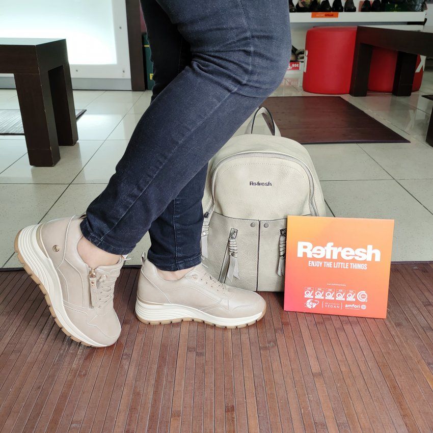 Refresh 172938 – Deportivo casual vegano de mujer en beige con cuña y memory foam   VICKY Zapatos