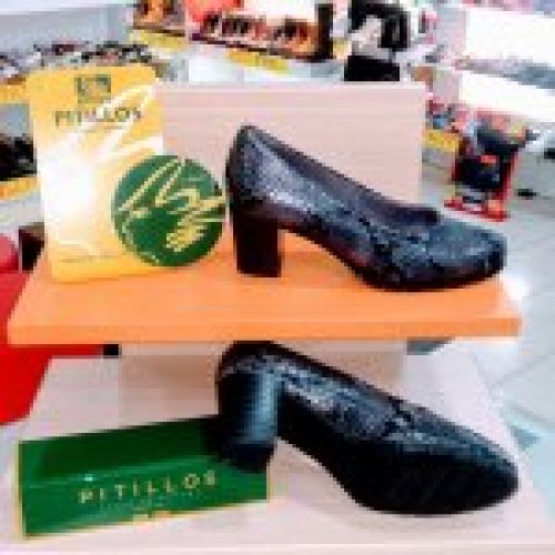 Salón de Piel en Reptíl  Nueva Colección de PITILLOS Otoño Invierno 2020 Coslada