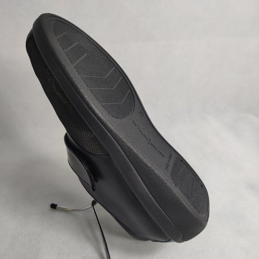 Zapato de Velcro Piso Plano en Piel y Licras Máxima Adaptación DOCTOR CUTILLAS 43514 HECHO EN ESPAÑA