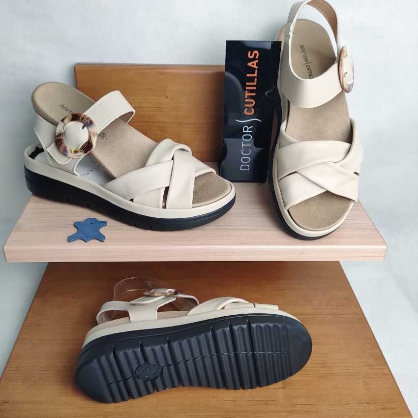 Sandalia Confort Mujer DOCTOR CUTILLAS 37151 Piel Beige con Velcro – Plantilla Extraíble y Ortopédica