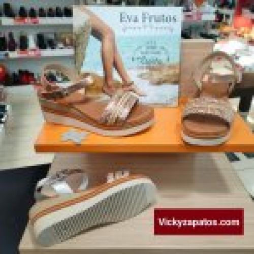 Sandalia en Piel y Cuña con Planta de Gel EVA FRUTOS E137 Hechas en España Madrid