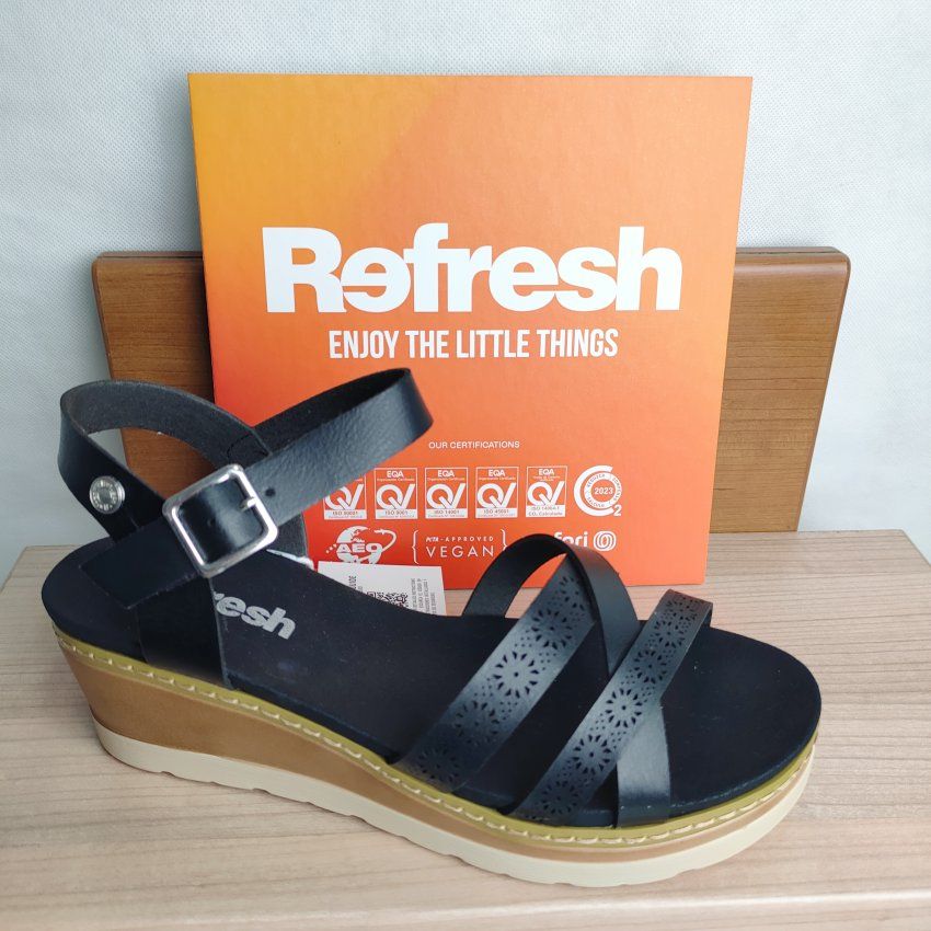 Sandalia Mujer REFRESH 172682 Cuña Negra con Plataforma y Tiras Cruzadas – Vegana