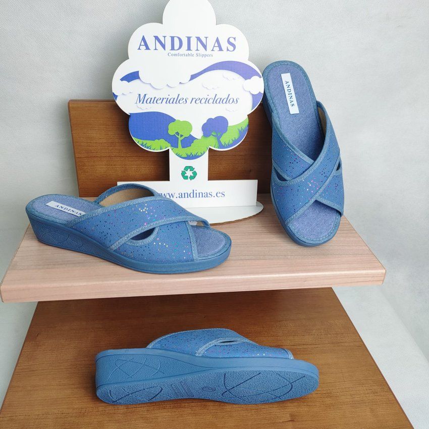 Zapatillas de Casa Mujer ANDINAS Cuña Baja Pala Abierta Azul con Brillo – Hechas en España