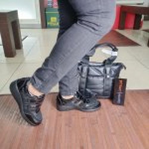 Doctor Cutillas 60330 – Zapato ancho especial de mujer en negro con velcros y cuña baja   VICKY Zapatos