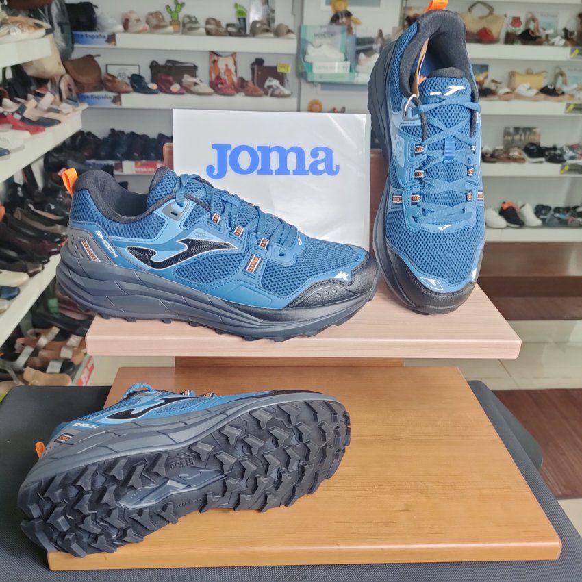 Zapatillas trail para hombre modelo Shock Men 2512 en color petróleo, de la marca JOMA. Diseñadas en España, ideales para marchas, senderismo o correr en terrenos mixtos (campo y ciudad).