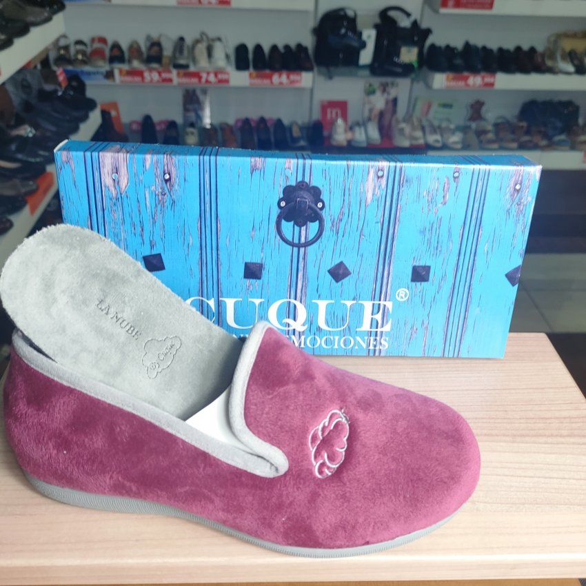 By Cuque – Zapatilla de casa mujer burdeos con forro afelpado y plantilla Memory Sponge   VICKY Zapatos