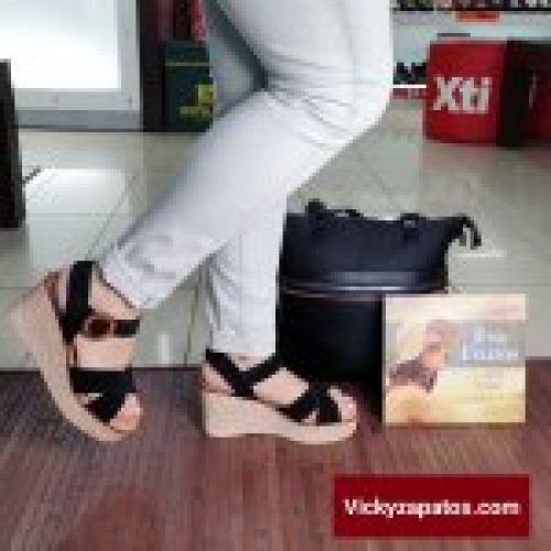 Sandalia en Piel en Cuña Alta EVA FRUTOS E21 Hechas en España