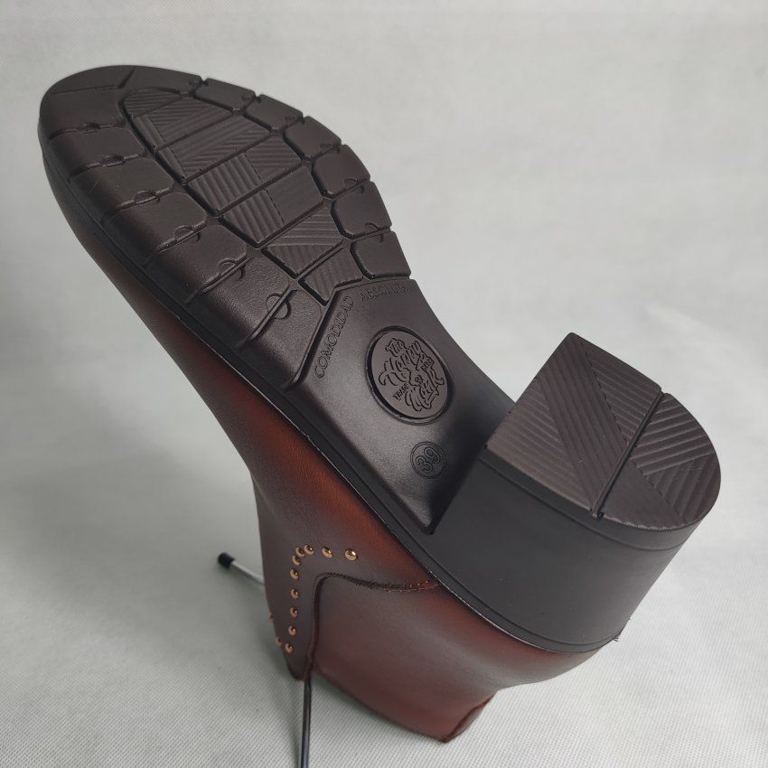 Botín Casual Mujer THE HAPPY MONK URBAN 019 Piel Cuero y Negro con Tachuelas