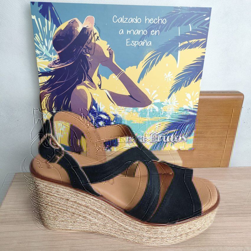 Sandalia en Piel Afelpada EVA FRUTOS 5857 con Cuña Alta y Planta de Gel Hechas en España