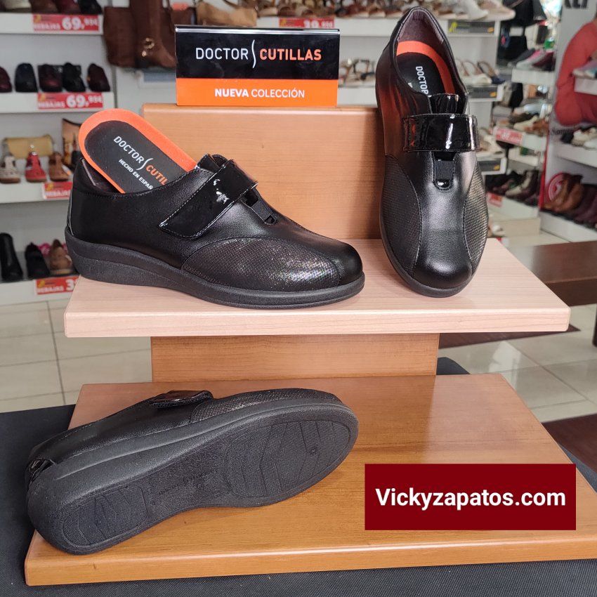 Zapato de Velcro Piso Plano en Piel y Licras Máxima Adaptación DOCTOR CUTILLAS 43514 HECHO EN ESPAÑA