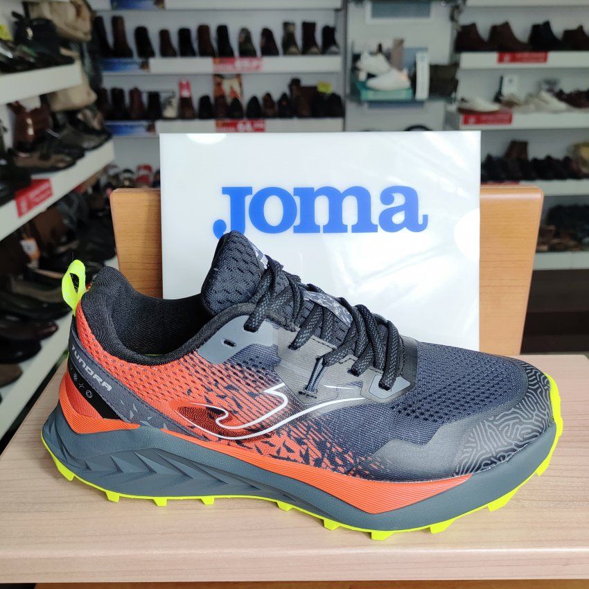 Joma Tundra Men 2501 – Deportiva de trail en negro combi con máxima adherencia   Vicky Zapatos