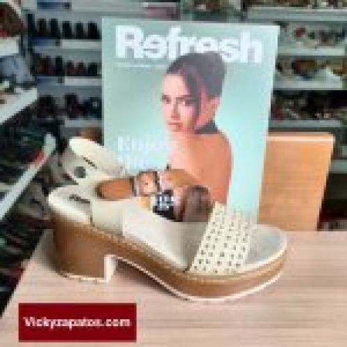 Sandalia Vegana con Planta de Gel REFRESH 172845 Tacón Medio Marca España