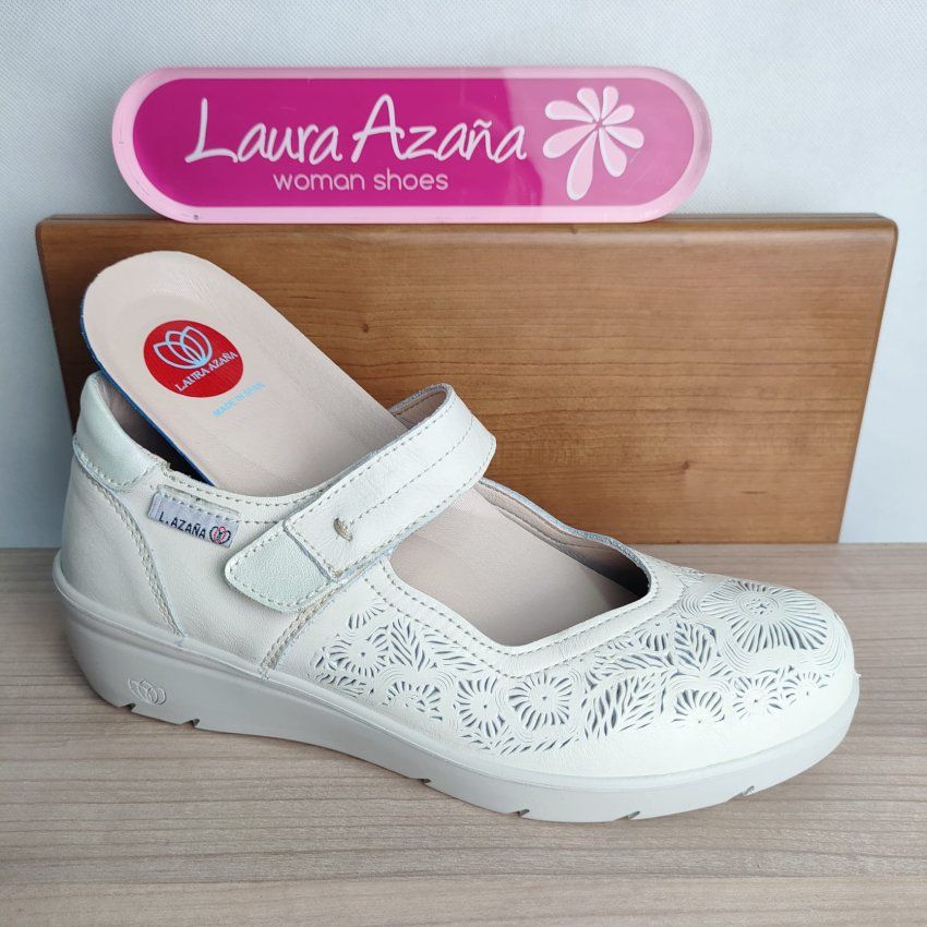 Merceditas de Piel Troquelada LAURA AZAÑA 26814 con Velcro Hechas en España