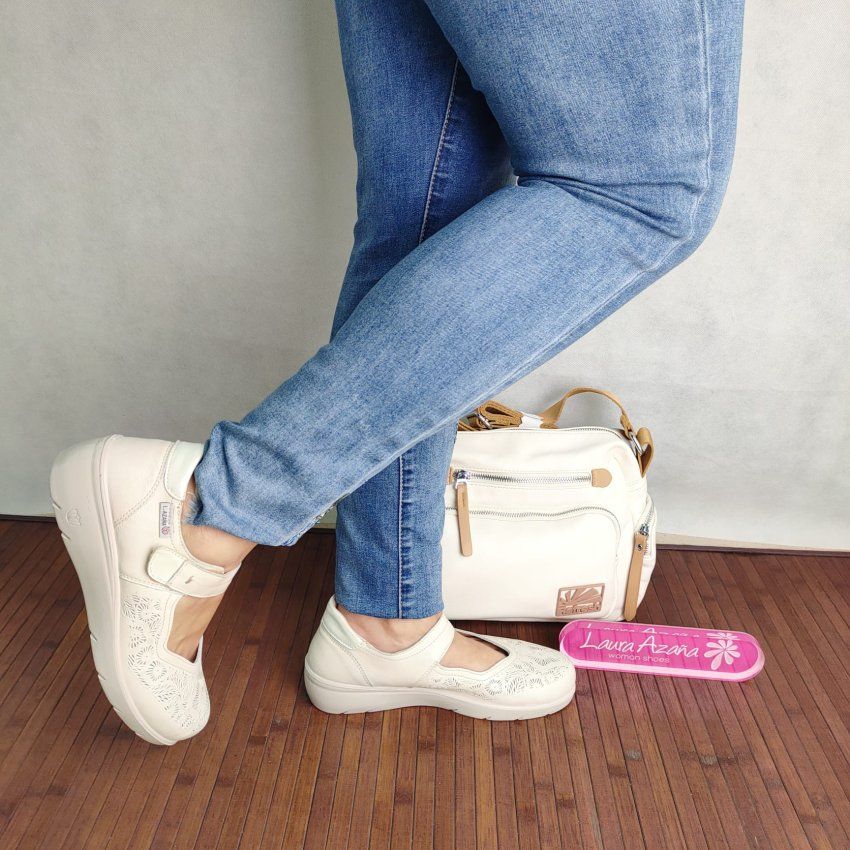 Merceditas de Piel Troquelada LAURA AZAÑA 26814 con Velcro Hechas en España