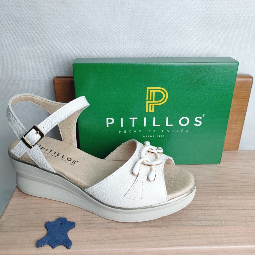 Sandalia Vestir Mujer PITILLOS 11062 Piel Blanca/Crema con Cadena – Cuña Media y Plataforma