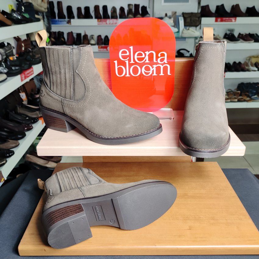 Elena Bloom – Botín campero de piel afelpada color visón   VICKY Zapatos