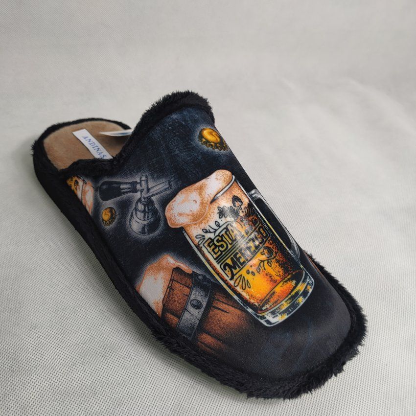 Zapatilla de Casa Hombre ANDINAS 432 CERVEZA Negra con Jarra de Cerveza