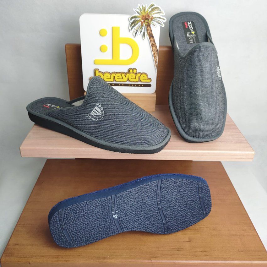 Berevere – Zapatilla de casa de hombre en tejido textil con estampado logo en gris  VICKY Zapatos