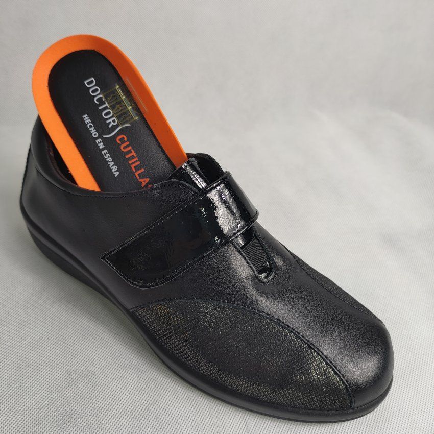 Zapato de Velcro Piso Plano en Piel y Licras Máxima Adaptación DOCTOR CUTILLAS 43514 HECHO EN ESPAÑA
