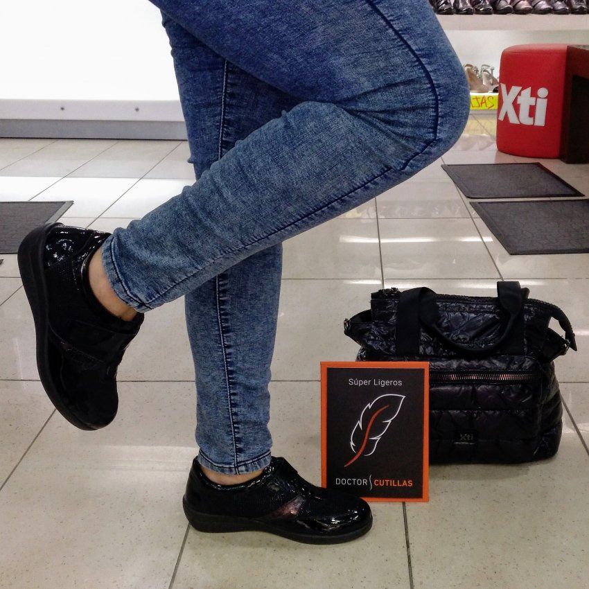 Zapato de Velcro Plano en Licras Máxima Adaptación DOCTOR CUTILLAS Otoño Invierno 2020