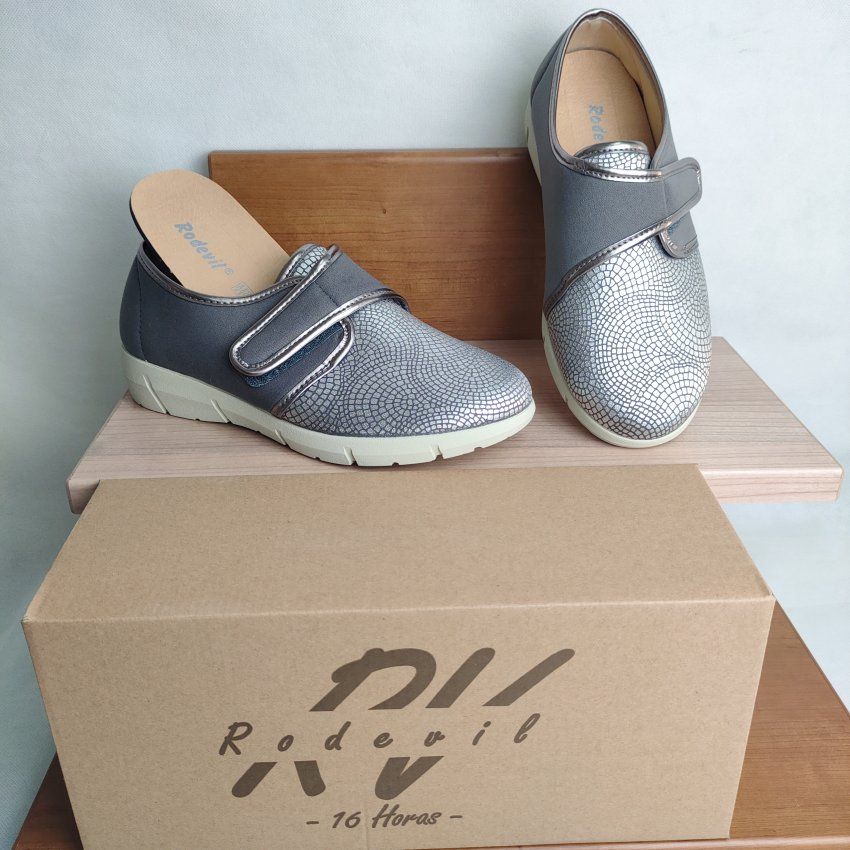 Zapatilla Confort Mujer RODEVIL Licra Plomo con Velcro – Plantilla Extraíble