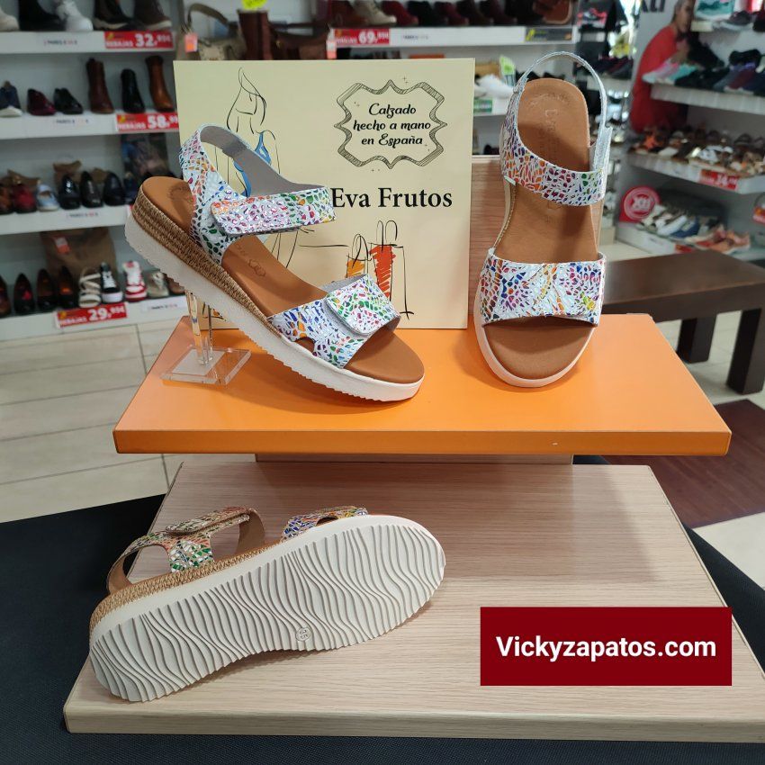 Sandalia en Piel y Planta de Gel Plana EVA FRUTOS E4265 Hechas en España