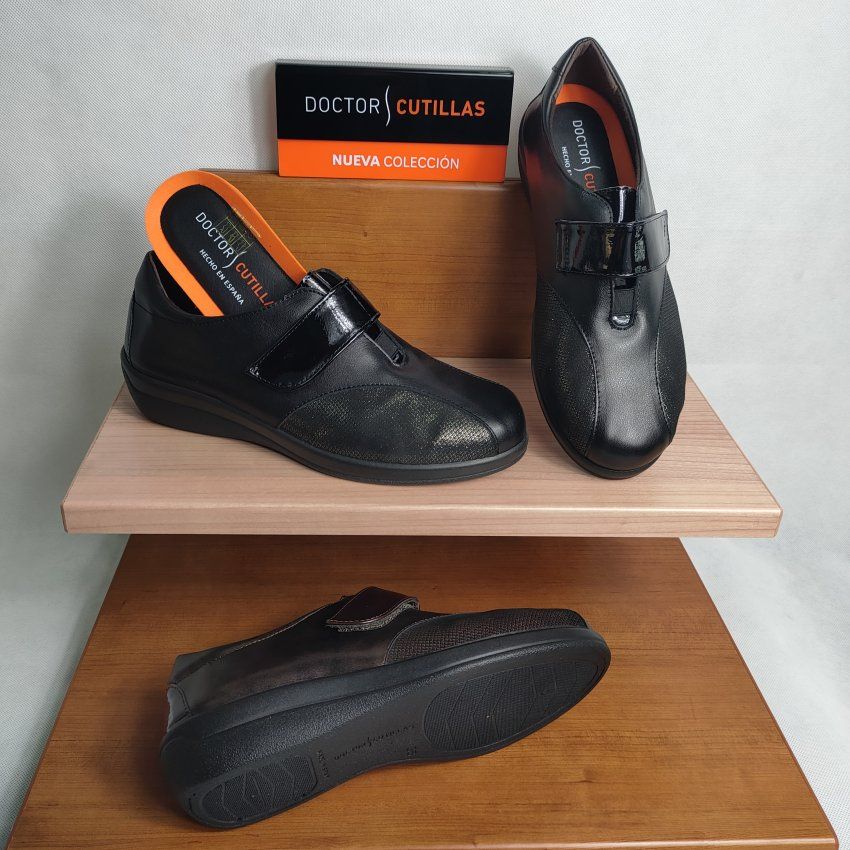 Zapato de Velcro Piso Plano en Piel y Licras Máxima Adaptación DOCTOR CUTILLAS 43514 HECHO EN ESPAÑA
