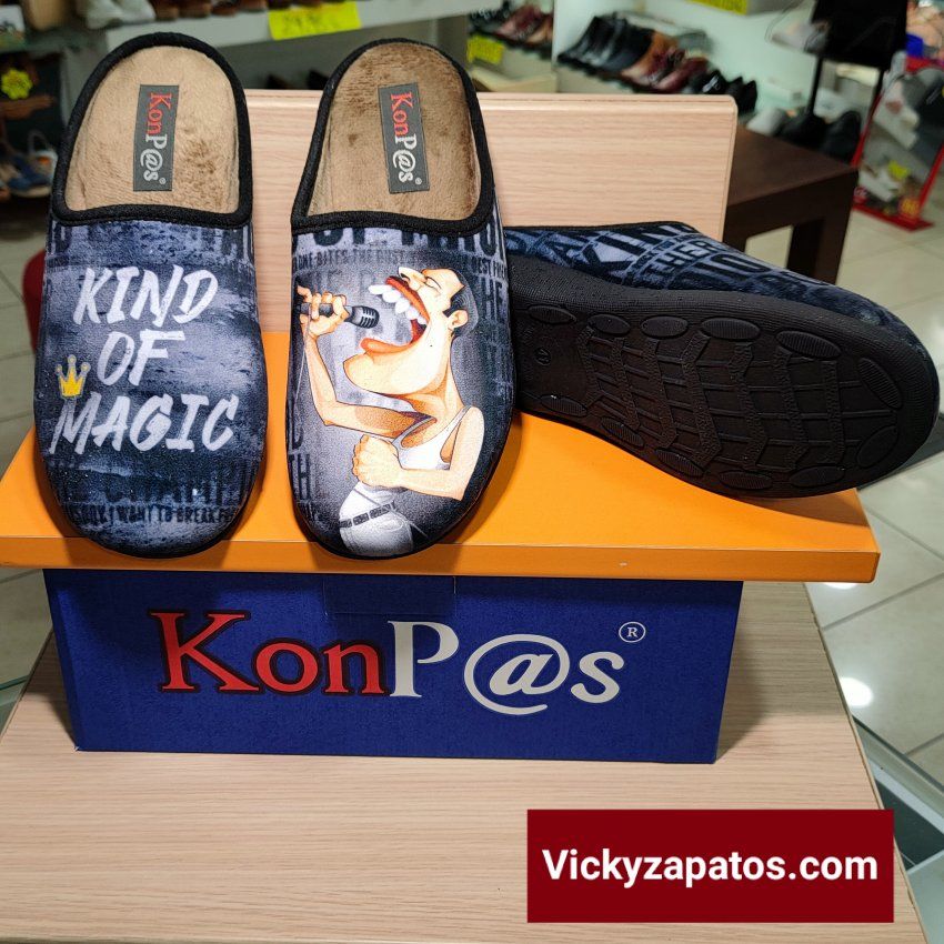 Zapatilla Hechas en España con Serigrafía de KIND OF MAGIC KOMPAS 579  MADRID