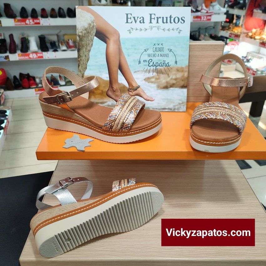 Sandalia en Piel y Cuña con Planta de Gel EVA FRUTOS E137 Hechas en España Madrid