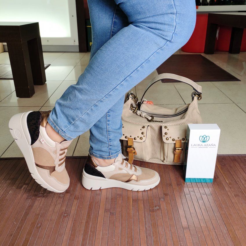 Laura Azaña 26204 | Deportivo casual de mujer en piel con cuña baja – VickyZapatos