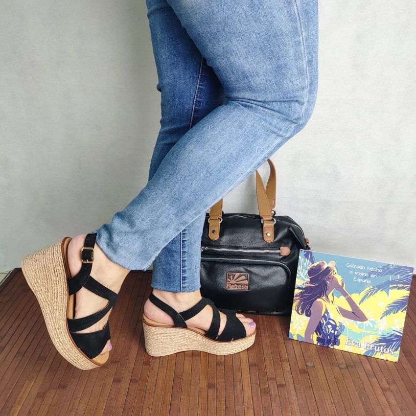 Sandalia en Piel Afelpada EVA FRUTOS 5857 con Cuña Alta y Planta de Gel Hechas en España