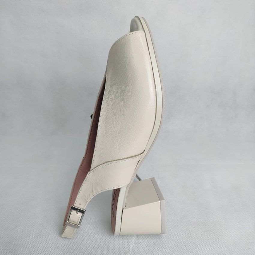 Sandalia PITILLOS 11212 de Charol Crema Tacón Medio Hecha en España