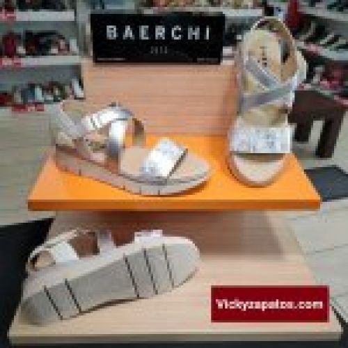 Sandalia en Piel y Planta de Gel Plana BAERCHI 40152 Hechas en España Coslada