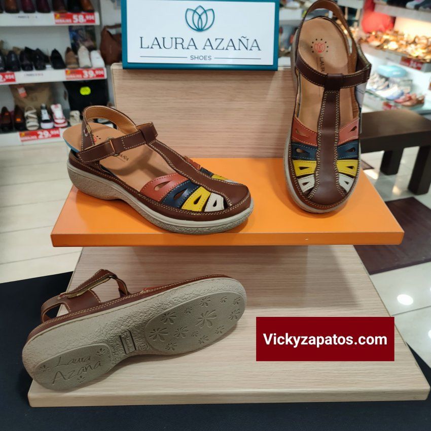 Sandalia Casual con Puntera Cerrada de Piel Troquelada LAURA AZAÑA 11978 Hechas en España Madrid